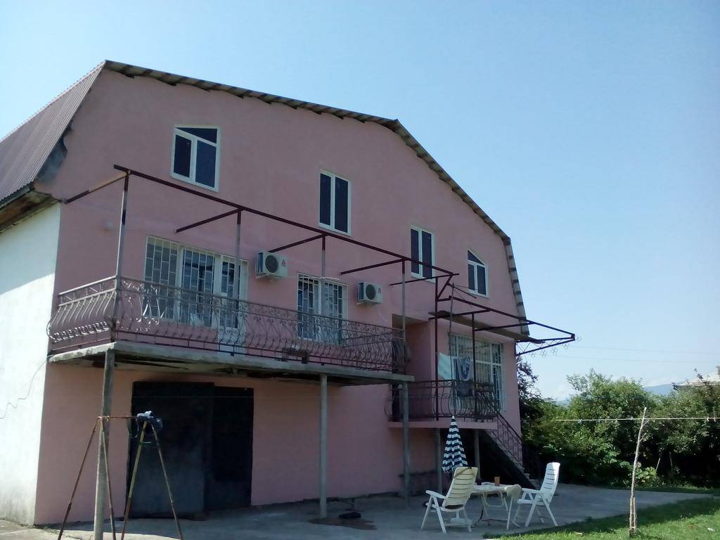 Guesthouse on Bratiev Ezugbaya 26