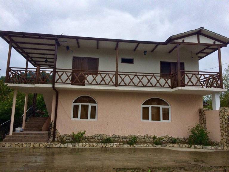 Guest house on ul. Dermanovskogo