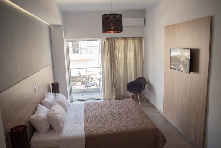 Greponis Apartments