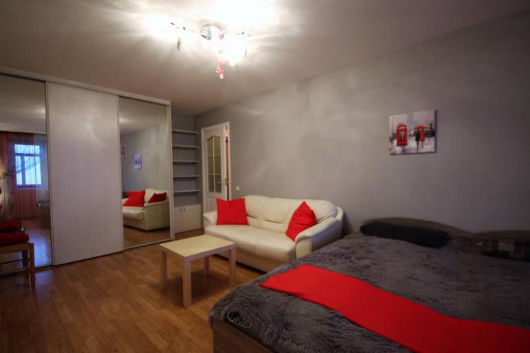 Apartment on Lunacharskogo 161
