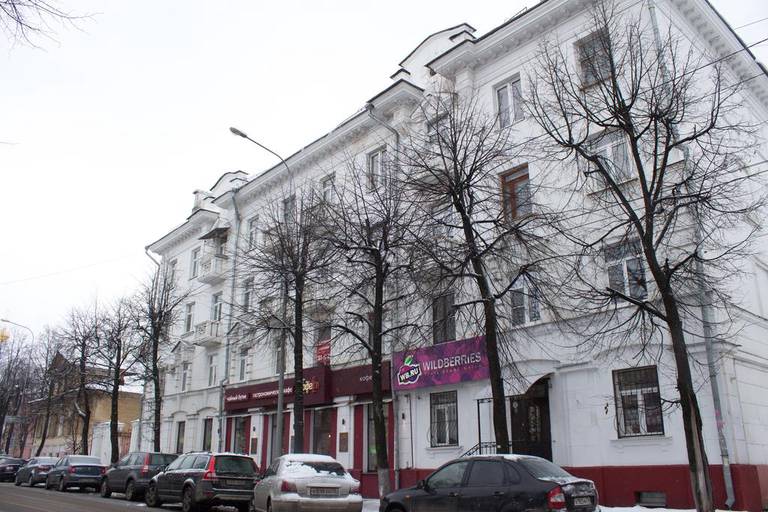 Apartment on Trefoleva 18