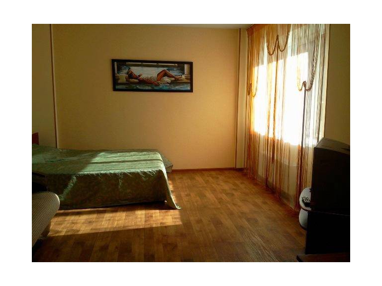 Apartamenty Ulitsa Revolutsiy 1905 goda