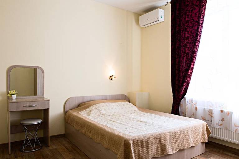 Check Inn Hotel&Hostel