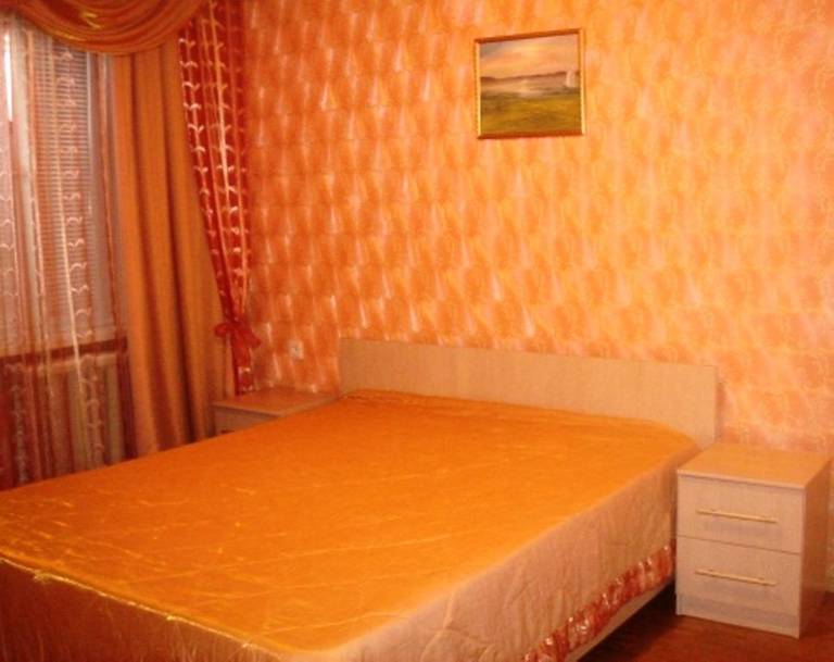 Room on Mokhova 30