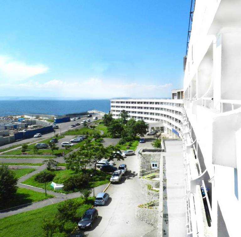 A Hotel Amur Bay