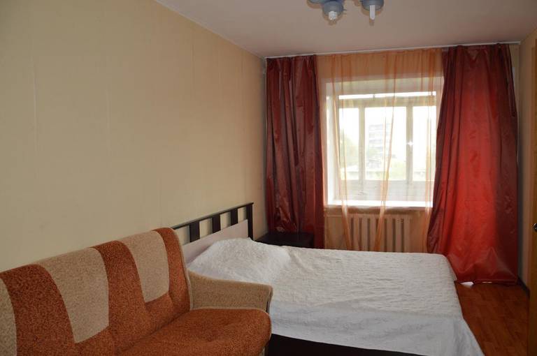 Apartments on Surikova 18