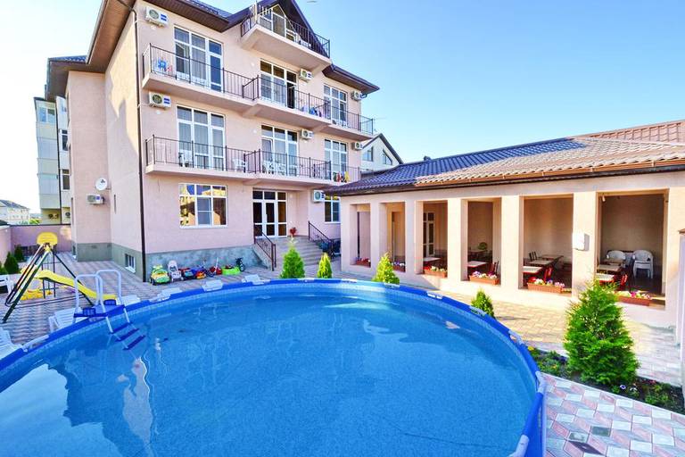 Lazurit Guesthouse