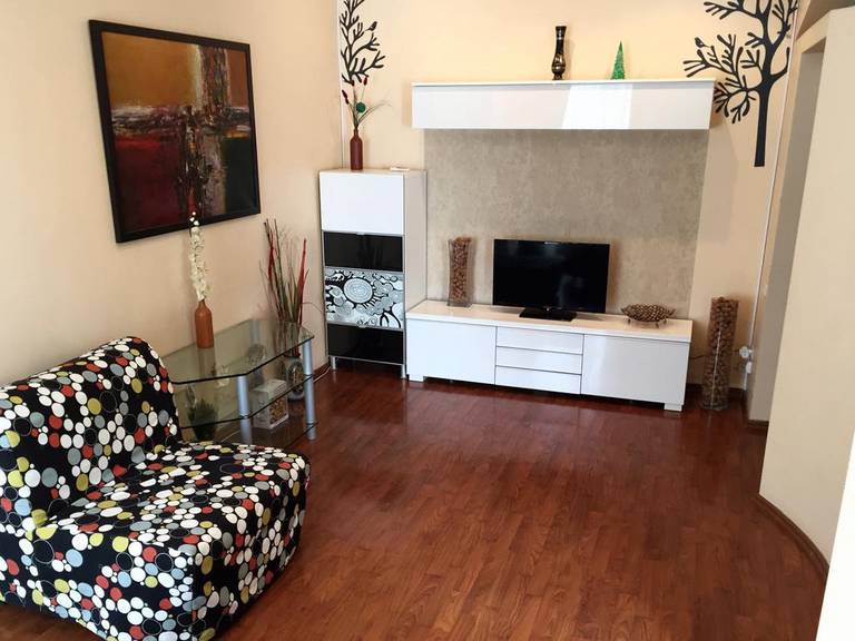 Apartment Prospekt Oktyabrya 122/1