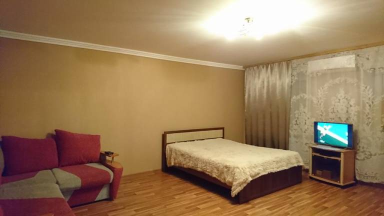 Apartment on Kiyevskaya 68