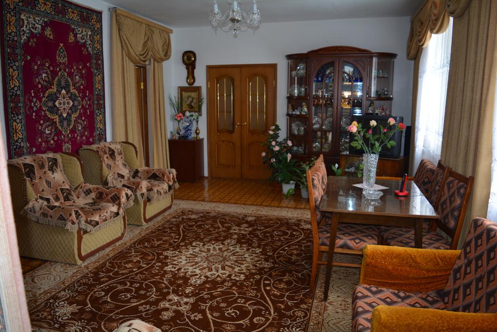 Кафе френдс в гостях у моники. В гостях ул. В гостях ул. В гостях ул. В гостях ул.