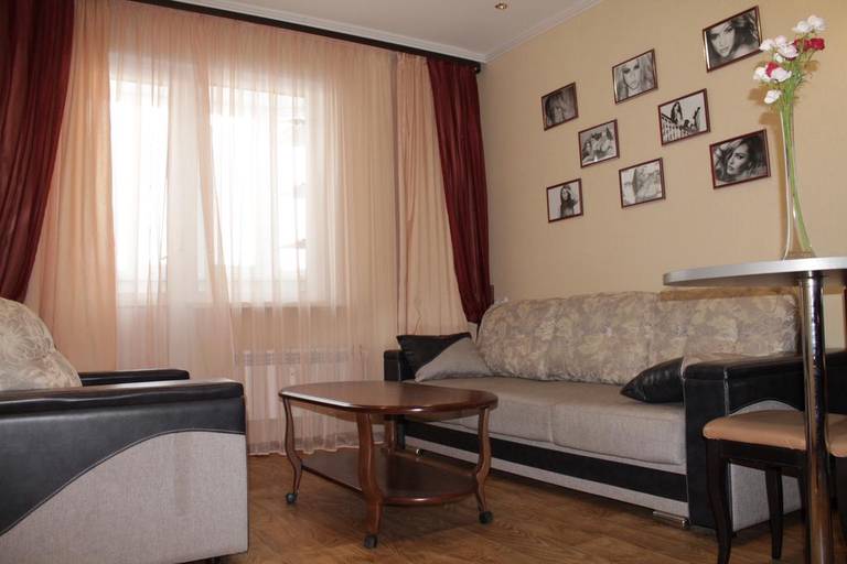 Surgut Apartment on Krylova 26