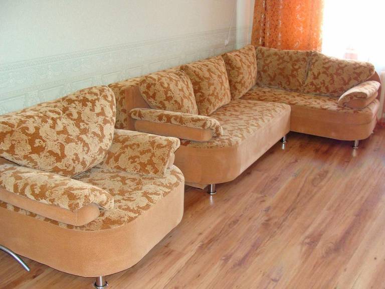 Apartment Kvartirniy Vopros on Artema 128