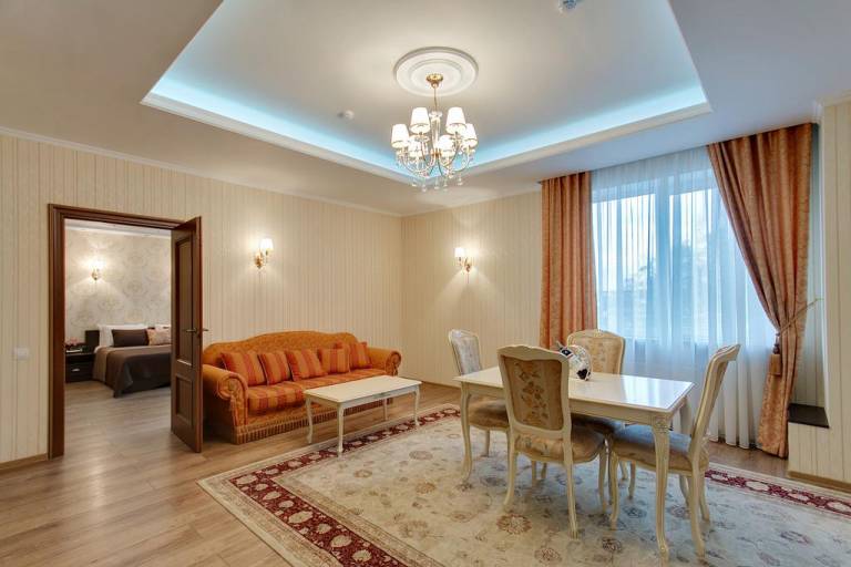 Men'k Kings Hotel