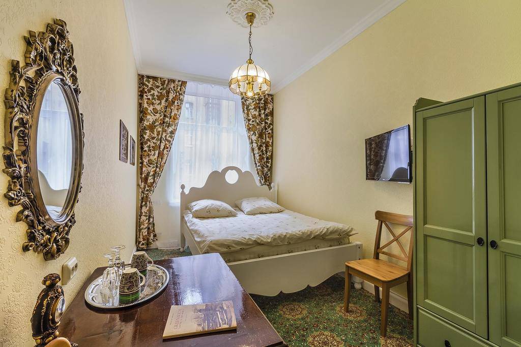 Greenwich Yard 3*
