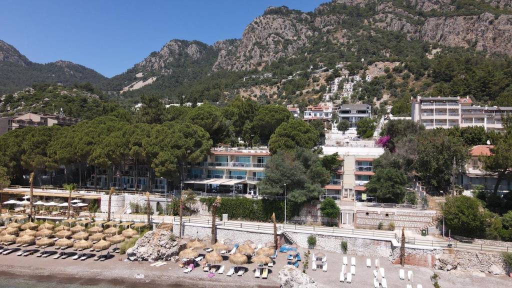 Pine Beach Boutique Hotel 3*