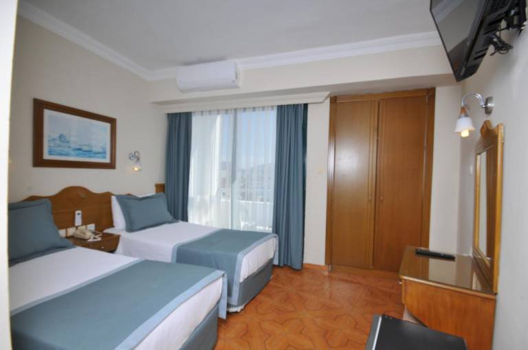 Class Beach Hotel