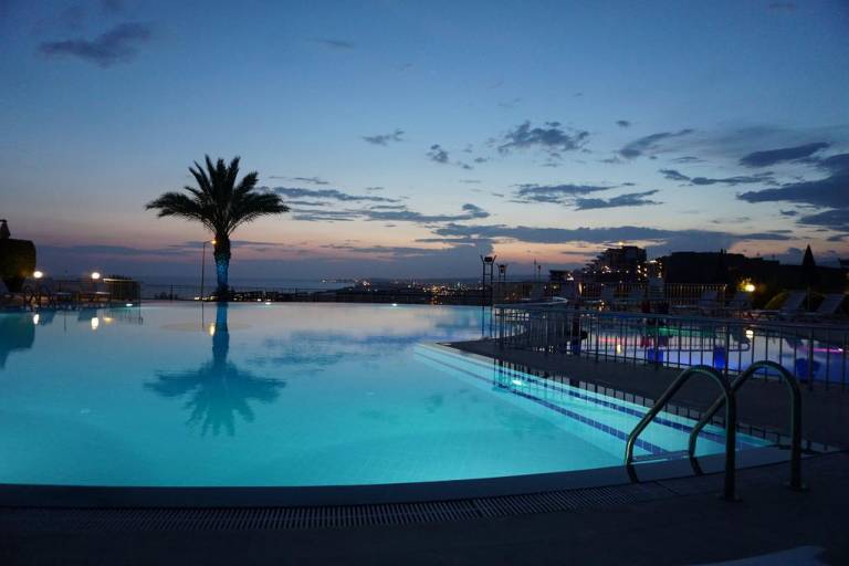 Sunset Beach Vip 1 Residences