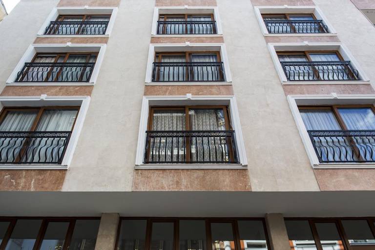 City Hotel