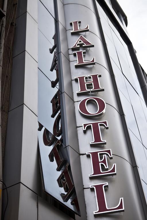 Lal Hotel
