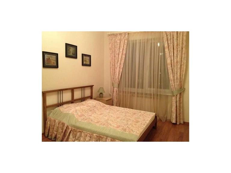 Metro Krasny Prospekt Apartment