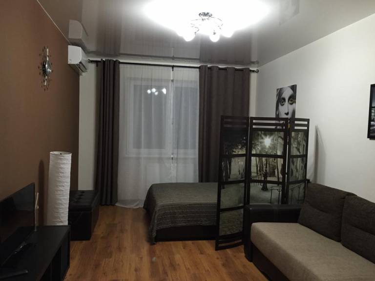 On Uzhnaya 25 Apartment