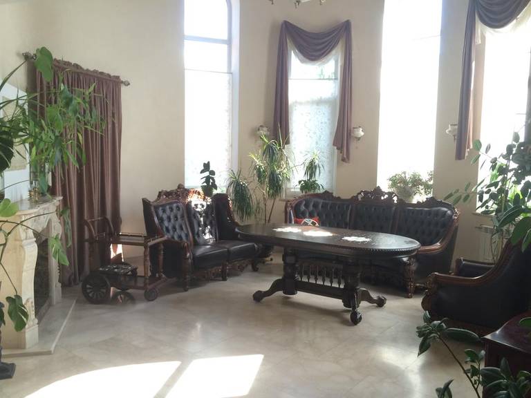 Verkhnie Pechory Guest House