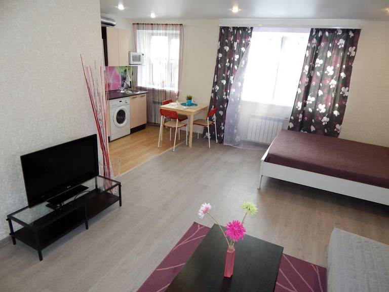 Studio Apartment on Shaliapina 6