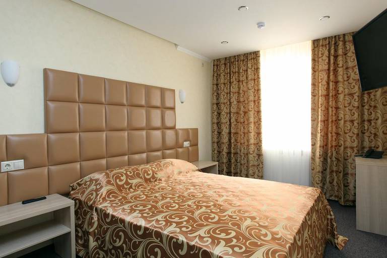 Maksim Hotel