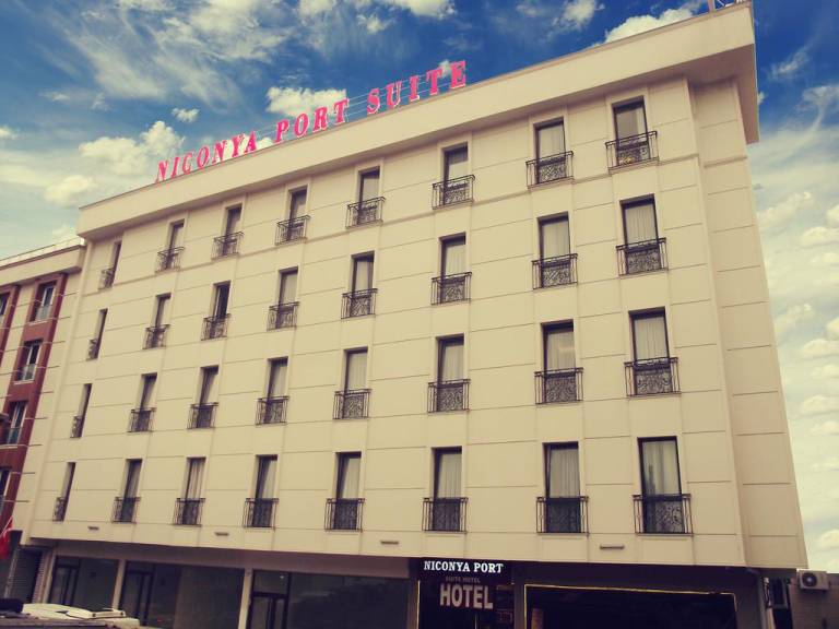Niconya Port Suite Hotel