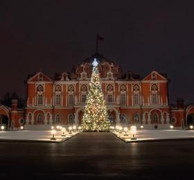 Туры в Петровский Путевой Дворец в России