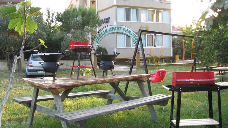 Saglik Apart Pansiyon