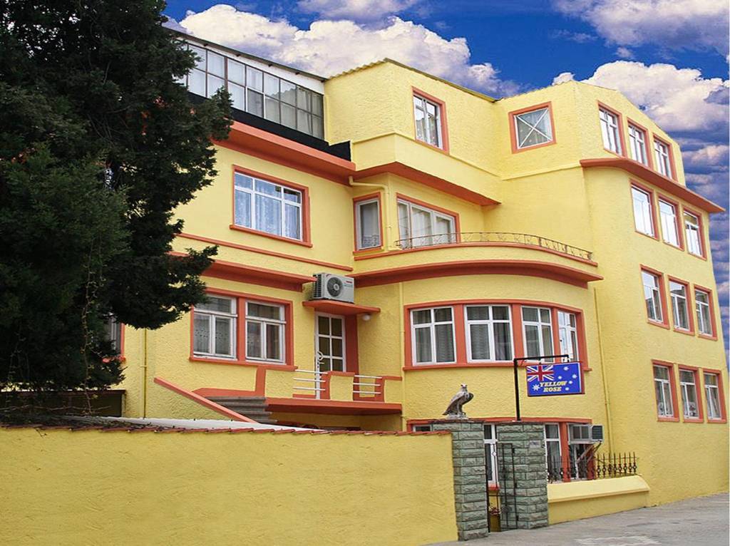 Yellow Rose Pension