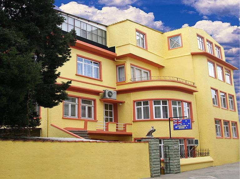 Yellow Rose Pension