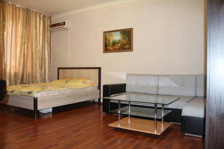 50 meters to Belorusskiy railway and subway station