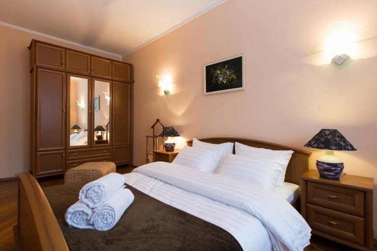 Lux Apartments Gilyarovskogo, 4