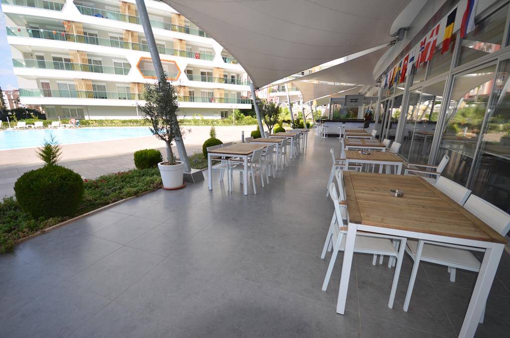 Emerald Park Studio D-4