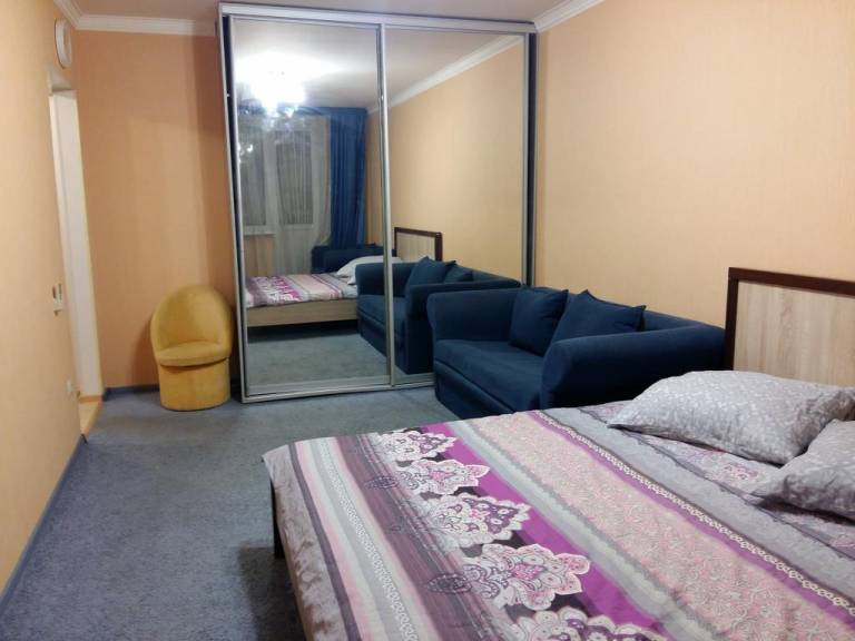Apartment on Tkatskaya 45
