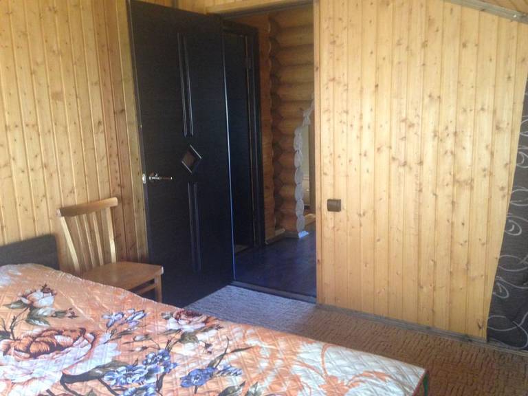 Apartment on Zashchitnikov Kavkaza