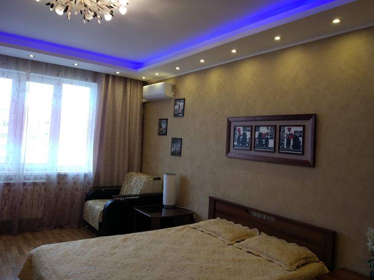 Apartment Malysheva 15