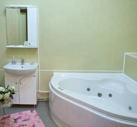 U Dvuh Lvov Hotel в Кирове