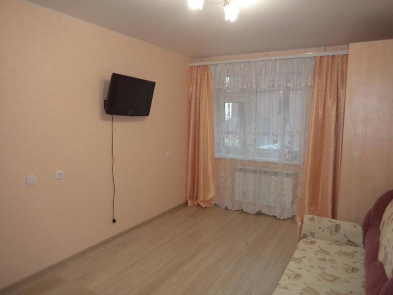 Apartment on Khlynovskaya 15