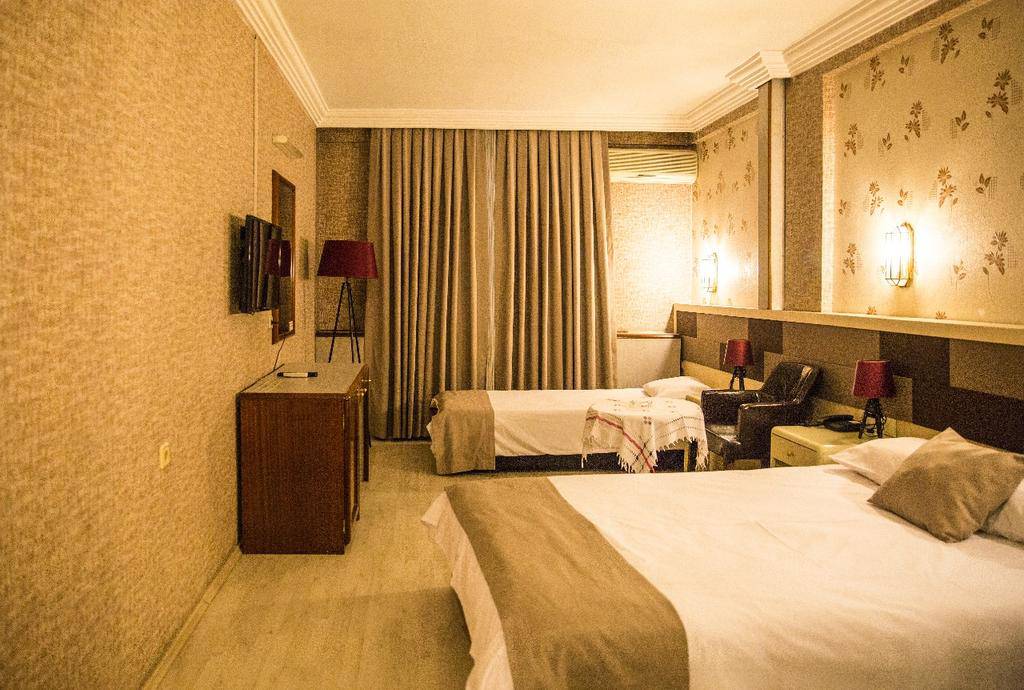 Green Hotel