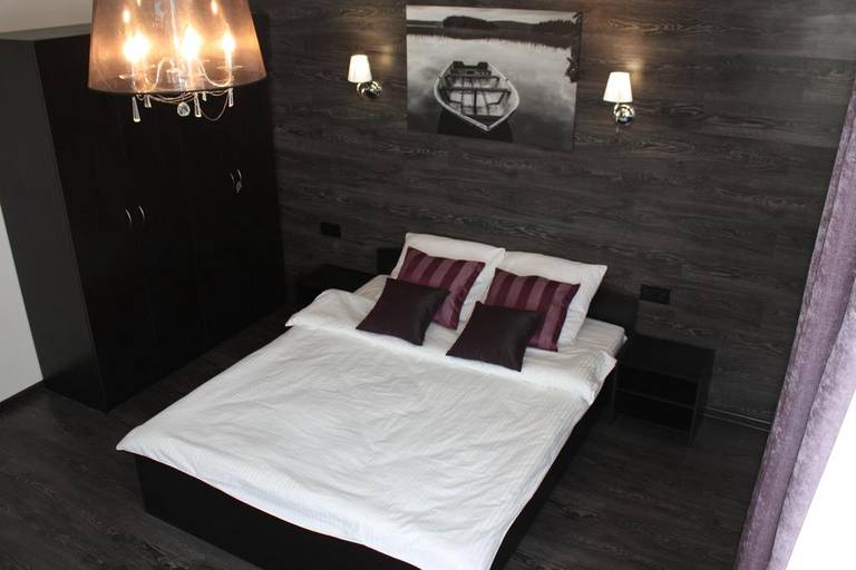 Like Place Apartments 2-2