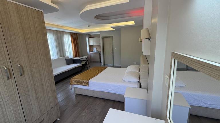 Arya Hotel