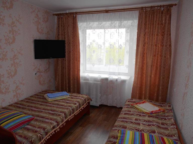 Apartment On Oktyabrskiy Prospekt