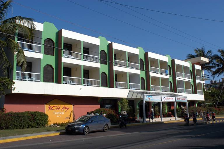 Club Tropical