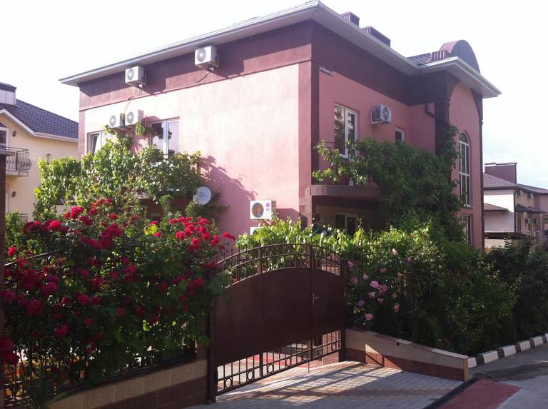 Divnomorye Guest House