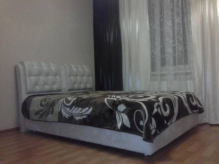 Apartment Rossiyskaya 2A