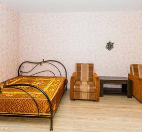 Apartments on ul. Bratyev Kashirinykh 8 в Челябинске