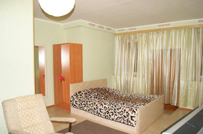 Parizhski dvor Inn